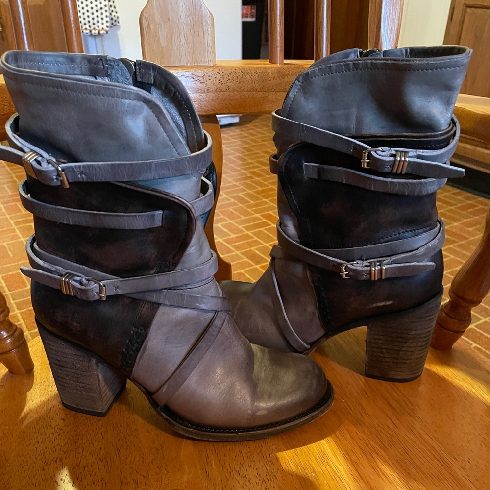 Freebird by Stephen size 10
